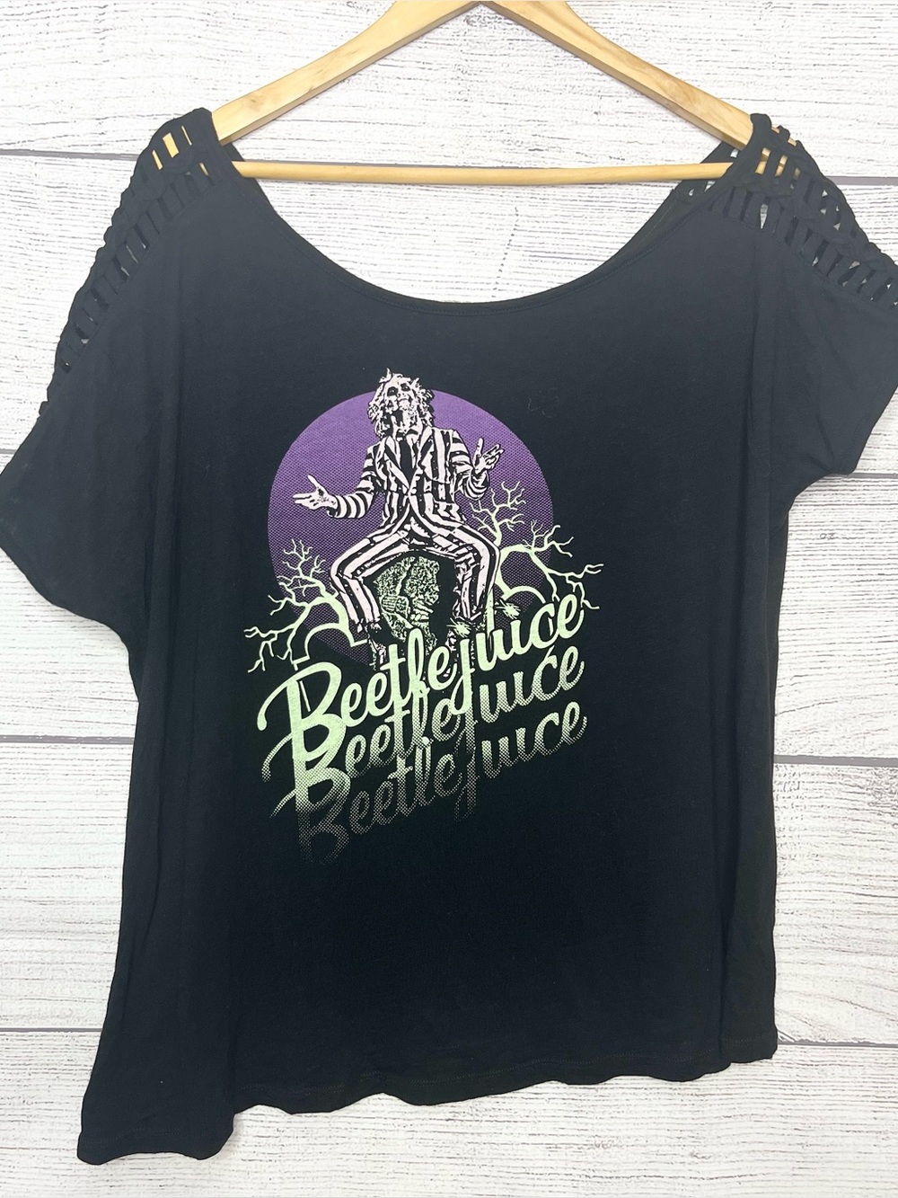 Torrid Beetlejuice Graphic Short Braided Sleeve Tee Size 2X Black Purple Green